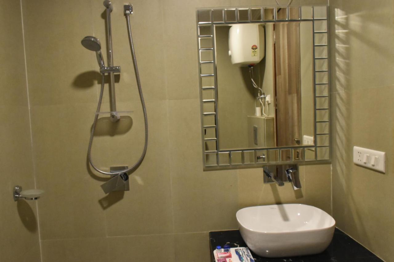 نيودلهي Hotel Lohias Delhi Airport المظهر الخارجي الصورة